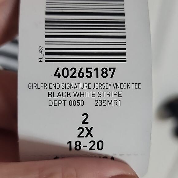 Torrid Black/White Girlfriend Signature Jersey V-neck Tee, NWT - Picture 5 of 7